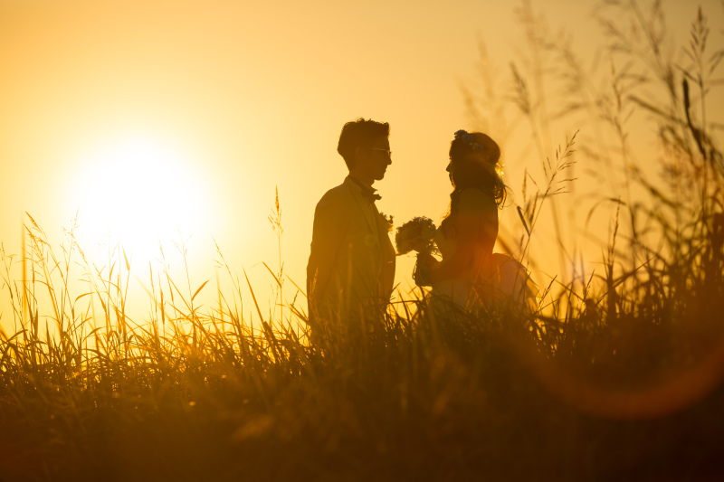 夕日をバックに