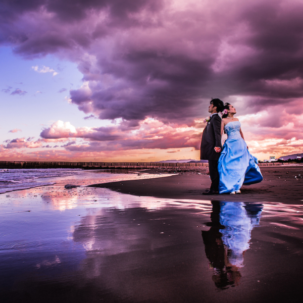 台風の過ぎ去った後、どうしても行きたかった海へ強行。
向かってる途中はどんよりとした空でしたが、着くと東の空から晴れ間が一瞬見えました。僅かな時間でしたがドラマチックな瞬間が撮れて良かったです。