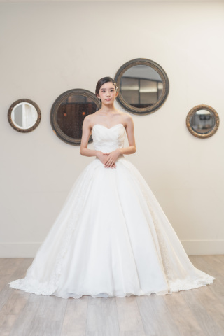 ウエディングドレス：A-11