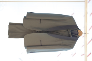 タキシード：６６