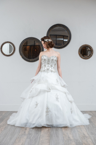 ウエディングドレス：Pー９