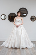 ウエディングドレス：P-12