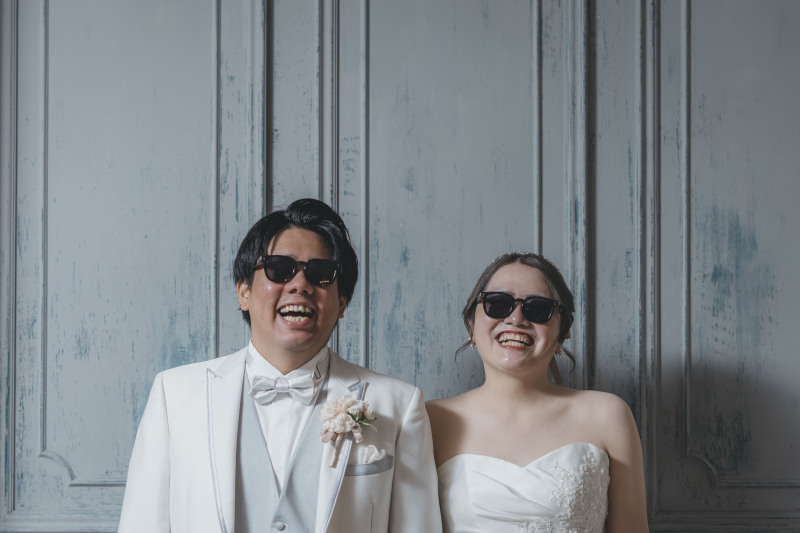 サングラスで…!