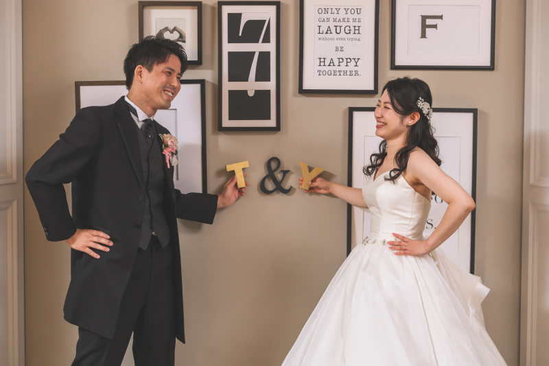 お二人のイニシャルを持って