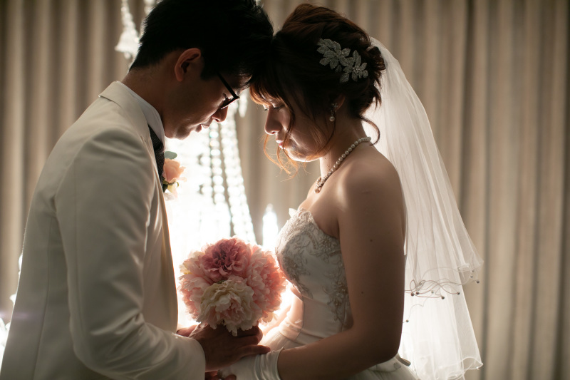 バカラのシャンデリアをバックに♬