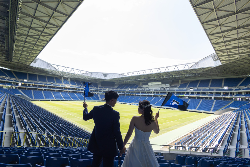 情熱が光る！スタジアムフォトウェディング