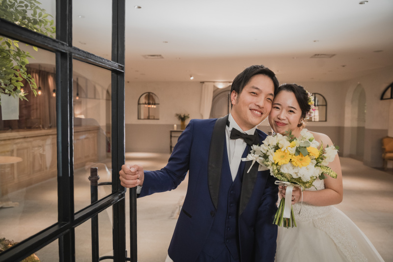 頬を寄せ合って...