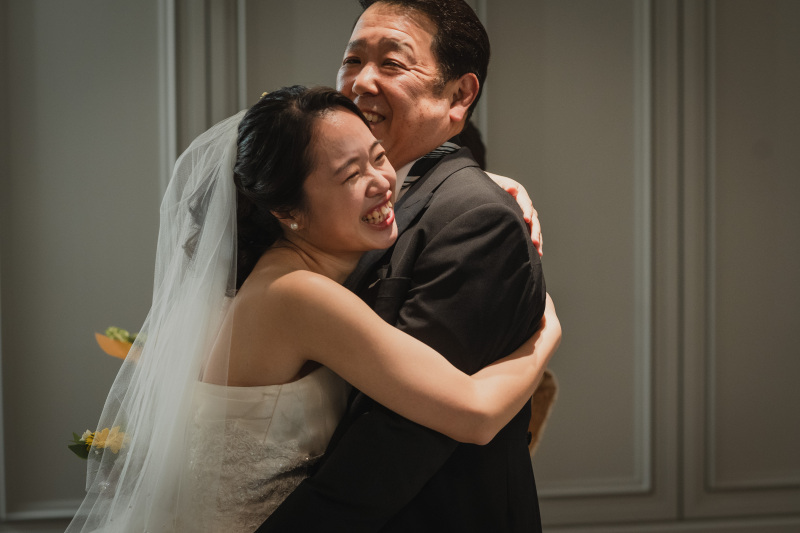 お父様にハグ♡