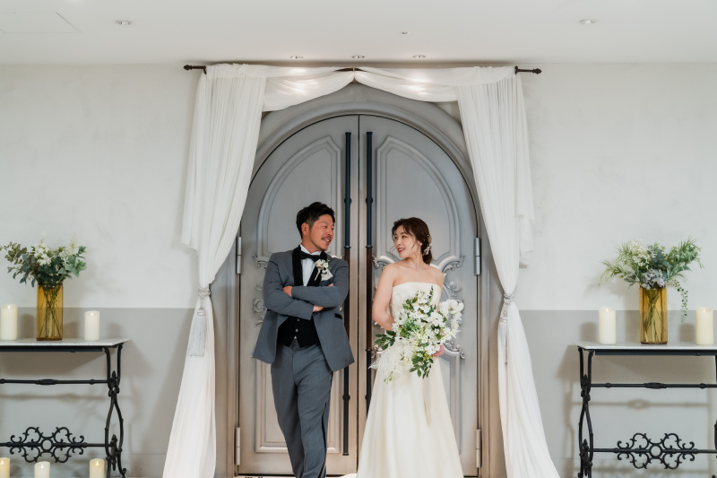 見つめあって笑顔ショット