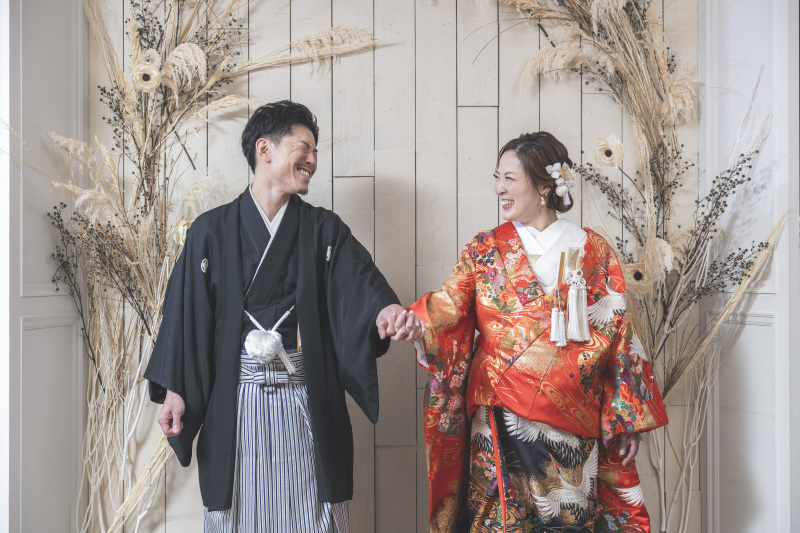 手を繋いで仲良しショット