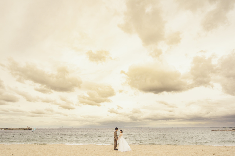 手を取り合って...