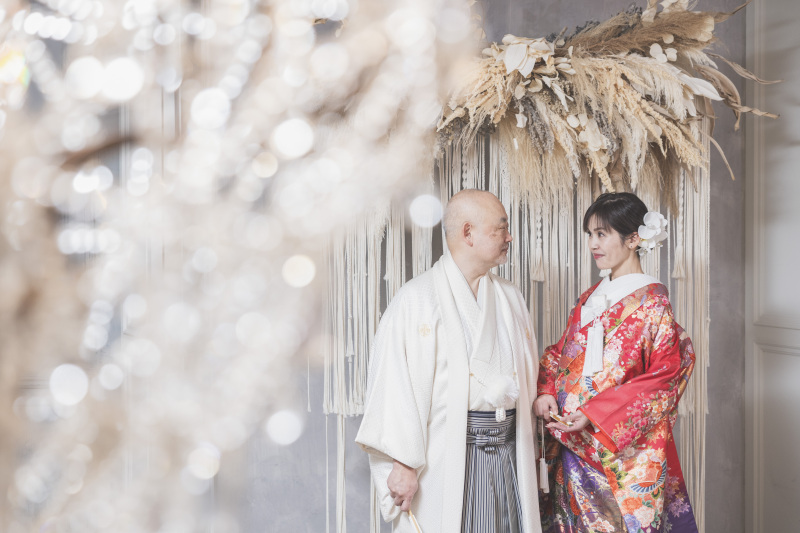 シャンデリア越しに引きのショット！