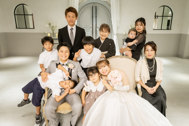 ぎゅっと寄り添って、家族写真!