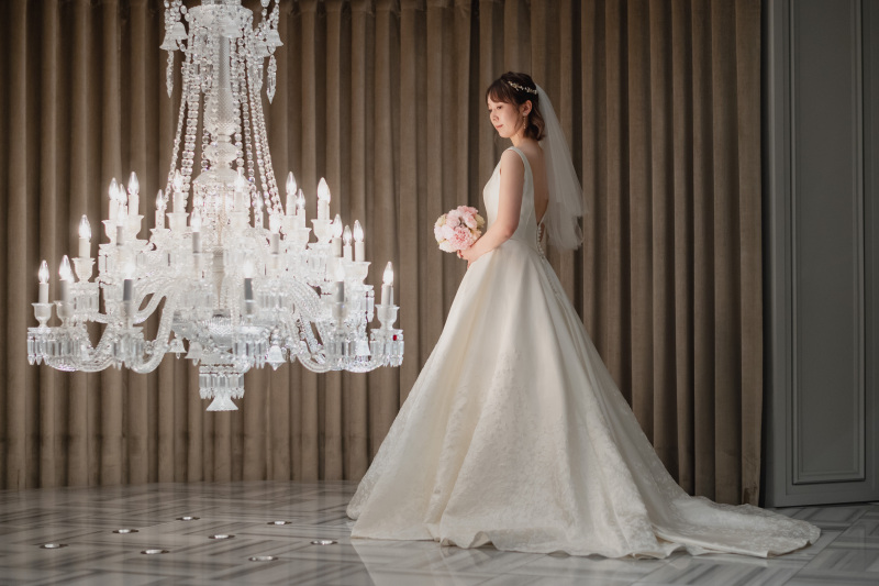 チャペルにて新婦ソロショット