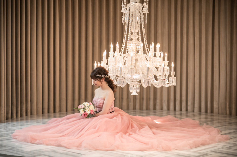 ドレスを活かしたお座りショット☆