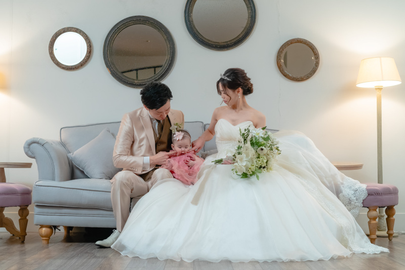 まずはソファで