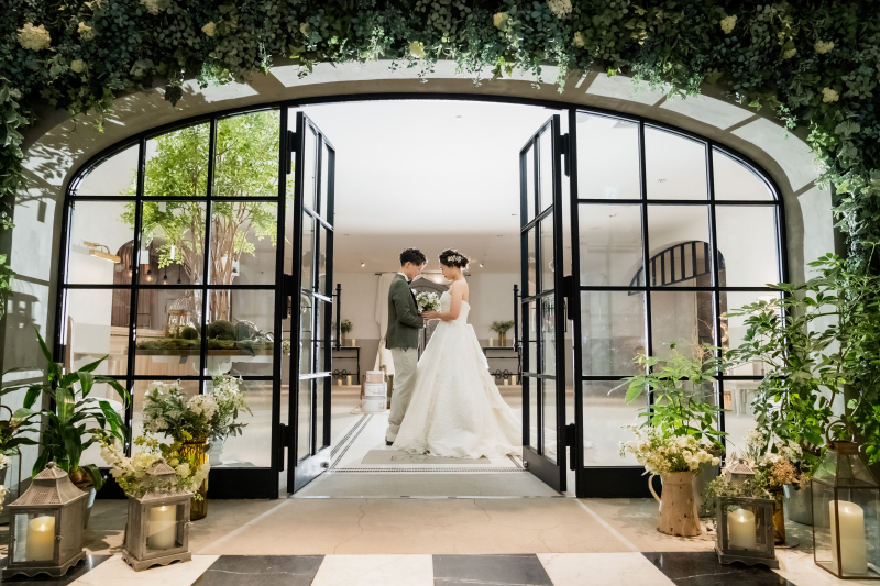 グリーン溢れるエントランス