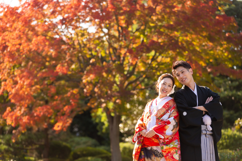 真っ赤な紅葉とともに