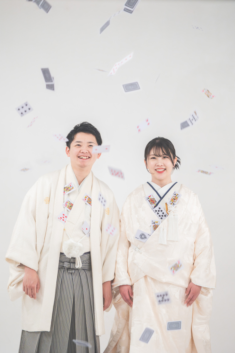 トランプが舞う中で✻