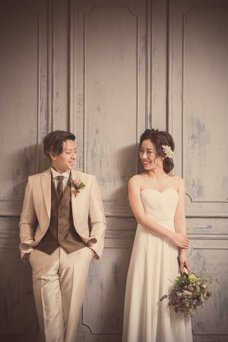 シンプルな背景で