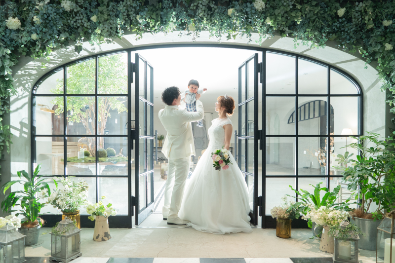 エントランスはグリーンが鮮やかなスポット