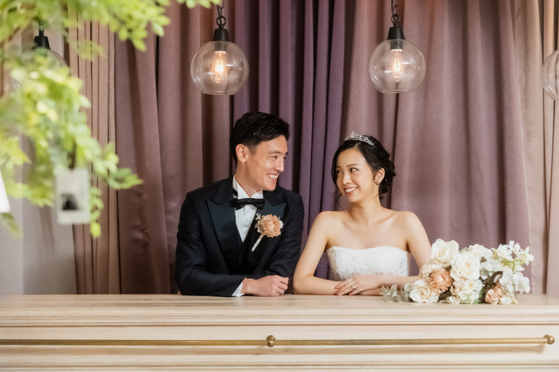 見つめ合いカット