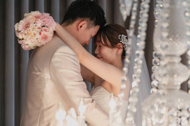 おでこを引っ付けて