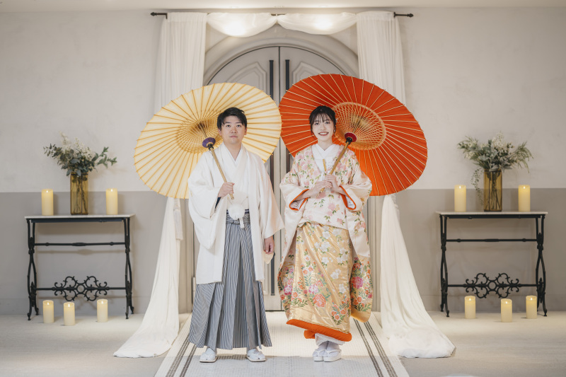 お二人で番傘を持って