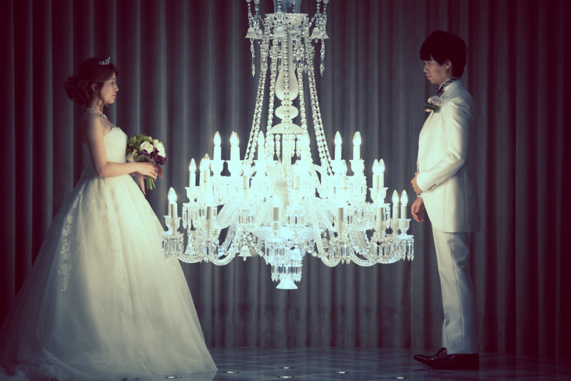 等身大のバカラシャンデリアのチャペルでも撮影！