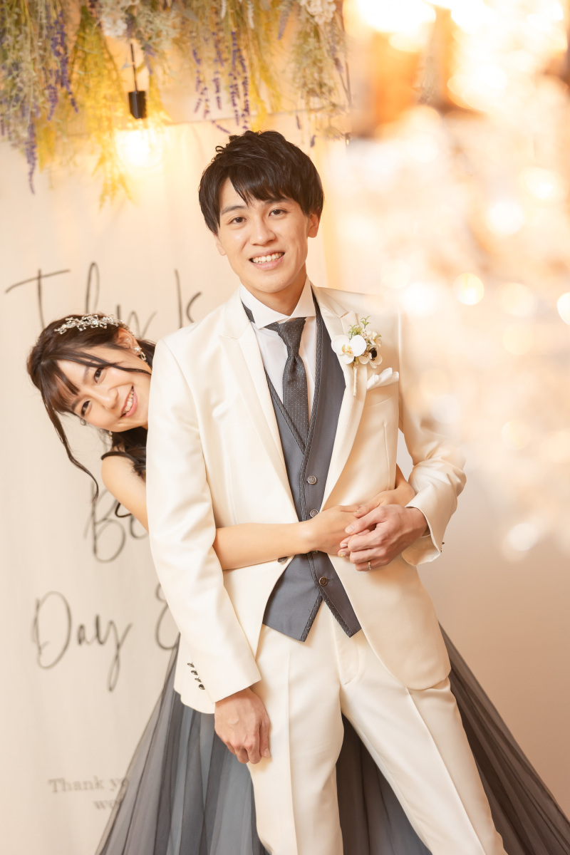 新郎様をギュッと