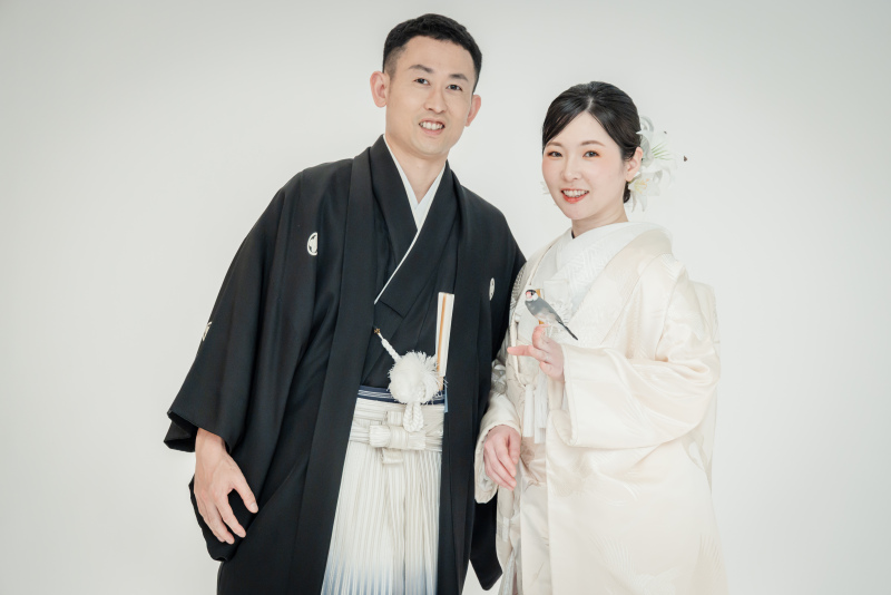 凛とした美しい和装姿のおふたりに