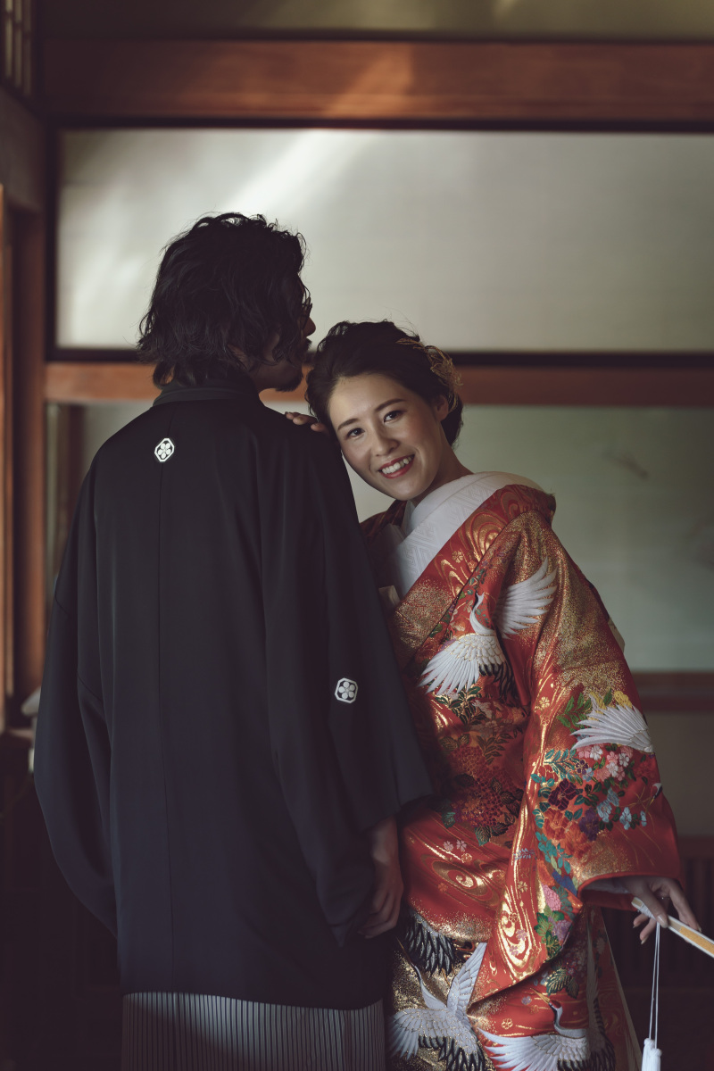 肩にもたれながら