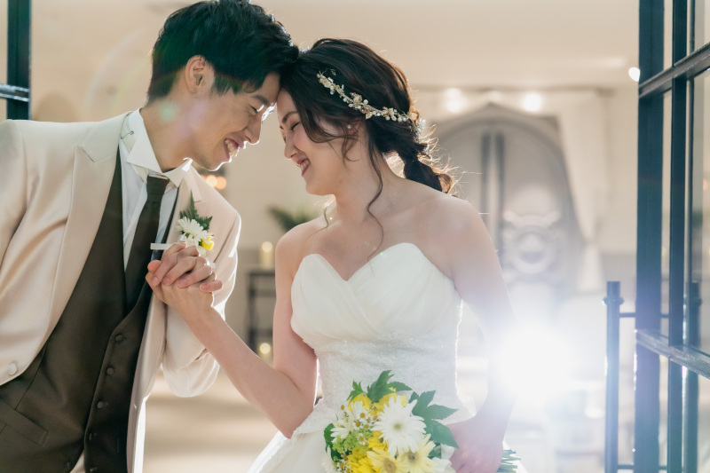 おでこを合わせて