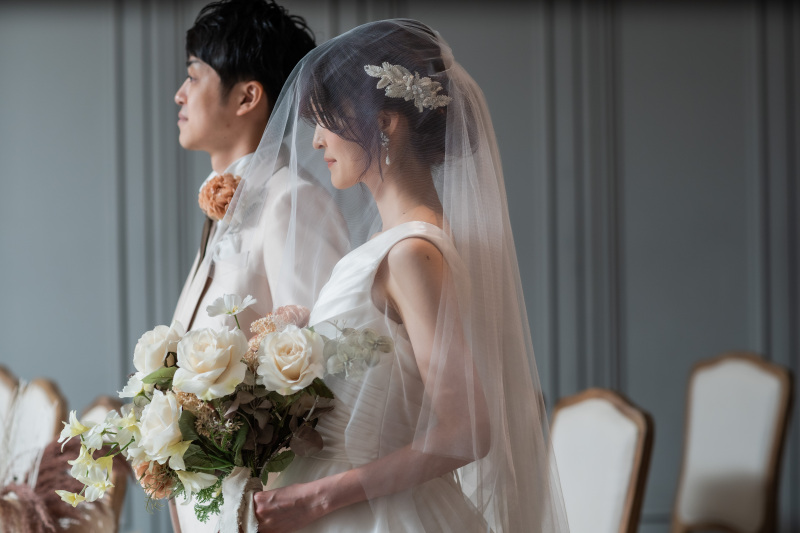 手を取り合って...