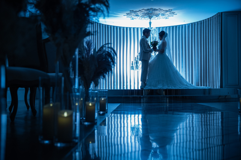 チャペルで挙式風なお写真を！館内洋装プラン