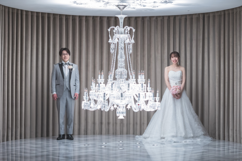 バカラ社製シャンデリアで輝きとともに・・・