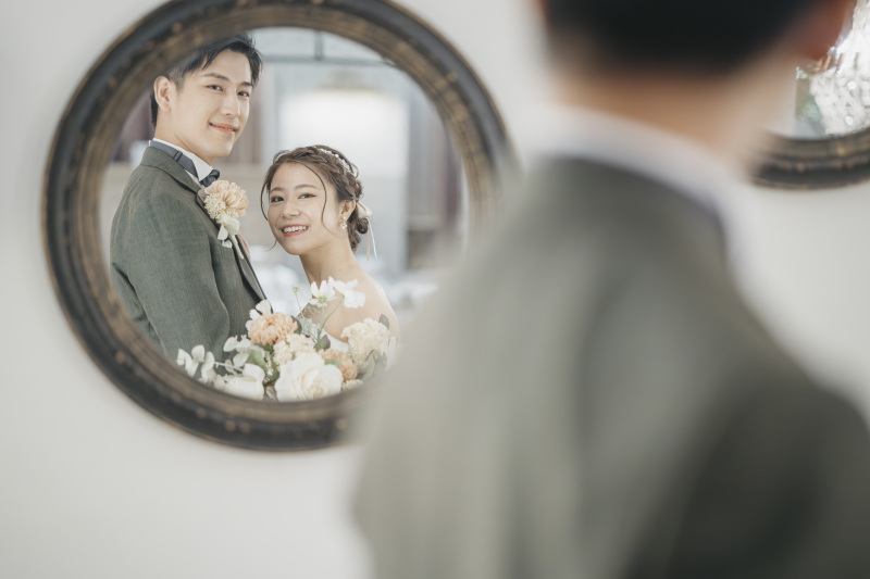 鏡の中から・・・♪