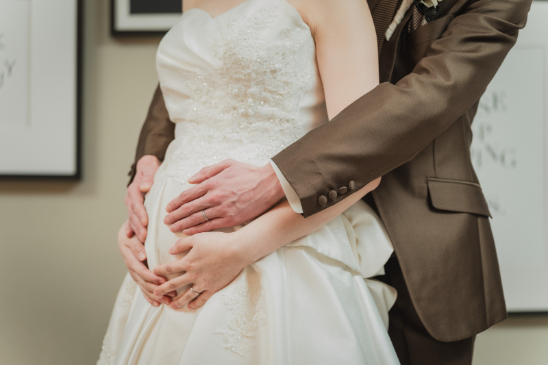 おふたりでお腹に手を添えて