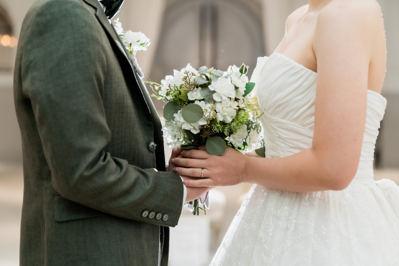 指先で伝わる幸せフォト