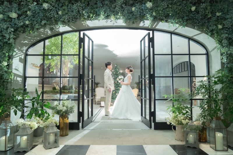 エントランスで