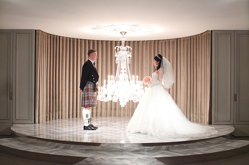 大きなバカラのシャンデリア☆