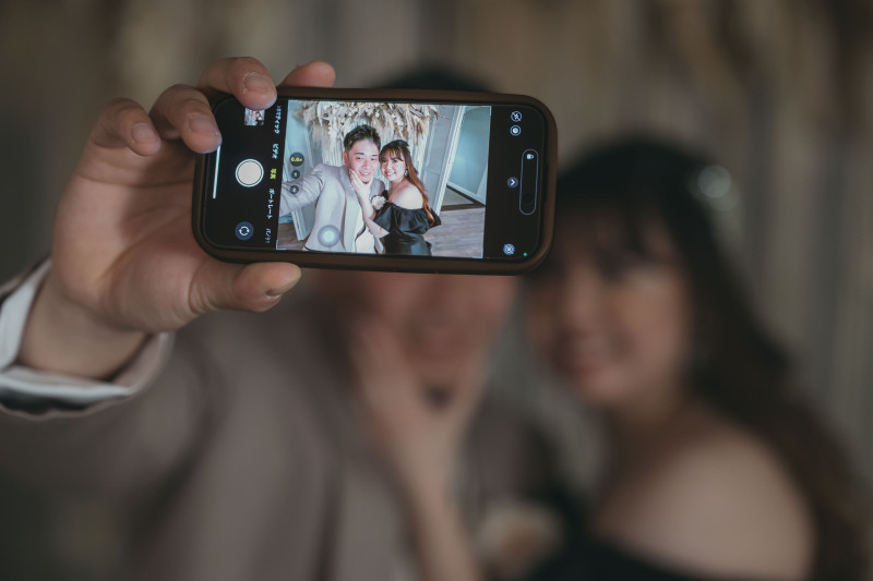 スマートフォン越しに＊