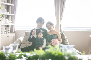 館内洋装フォト☆お子様も一緒に記念写真♪