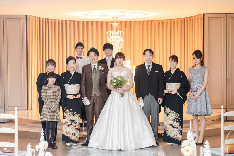 新しい家族で記念写真