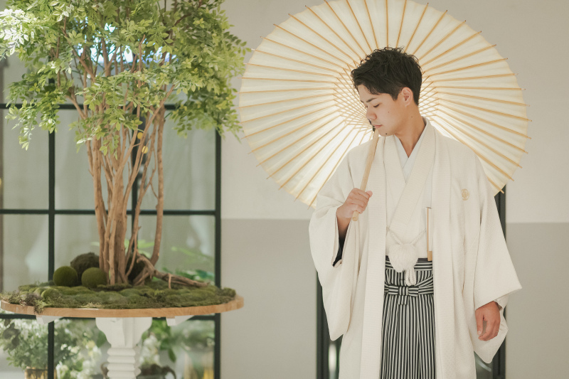 番傘が映す、凛々しき刻