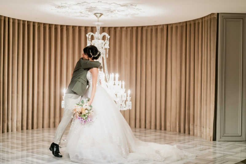 ぎゅっと抱き寄せて…