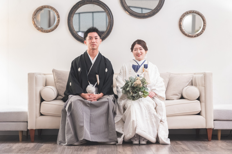 凛と佇むソファショット