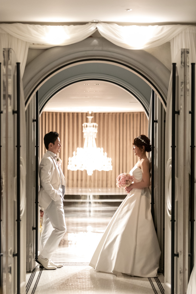 バカラのシャンデリア越しに。。。