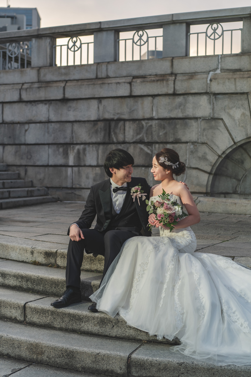 見つめ合いながら