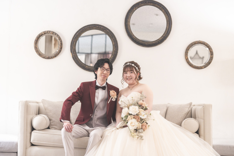 ソファに座って